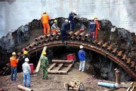 萨尔图隧道钢花管支护案例